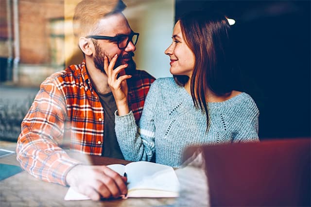 couple feeling no emotional intimacy and showing no affection